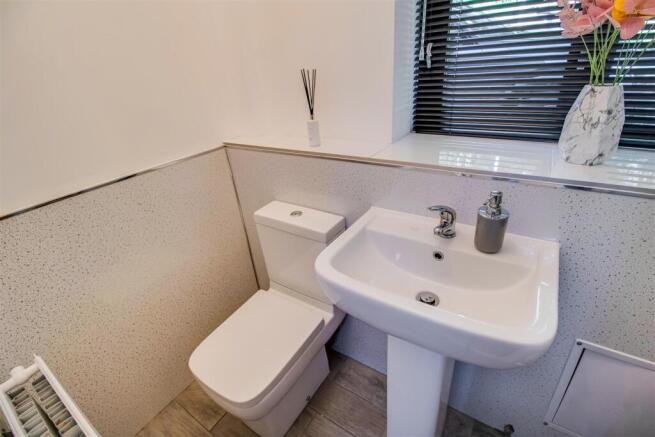 4 bed Detached for sale Image 8