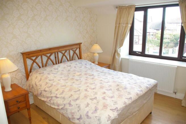 MASTER EN-SUITE BEDR