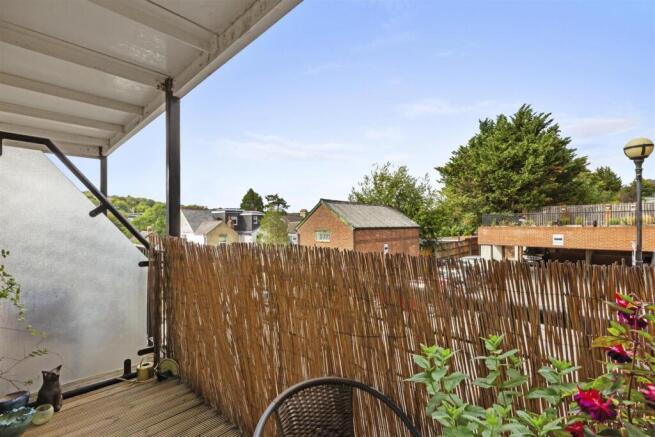 8 Tom Evans Court, Hamilton Rd, HP13 5FE-9.jpg