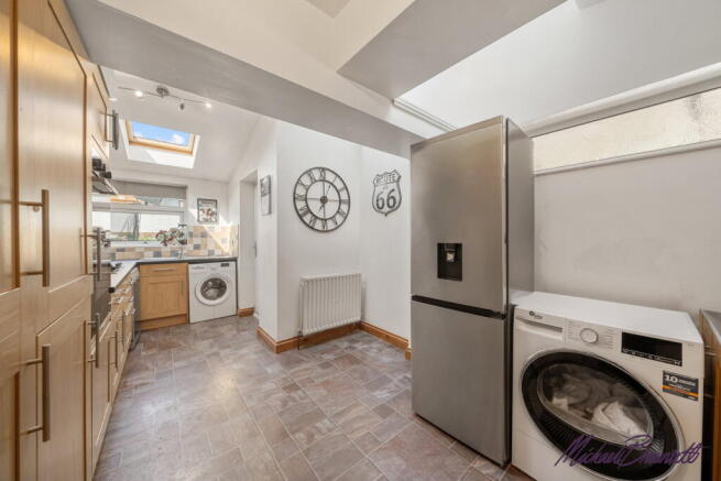 3 bed Semi-Detached for sale Image 8