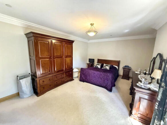 3 bed Bungalow for sale Image 11