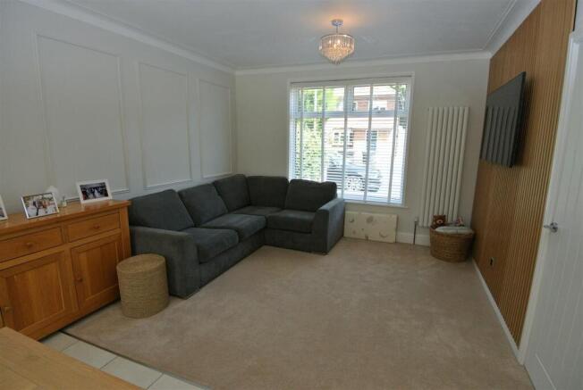 Lounge area - Copy.JPG