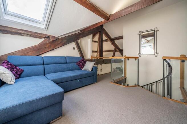 OCCASIONAL BEDROOM/SITTING ROOM
