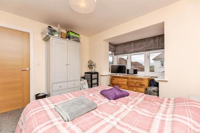 4 bed Detached for sale Image 7