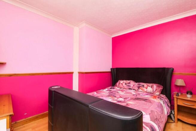 3 bed Terraced for sale Image 9