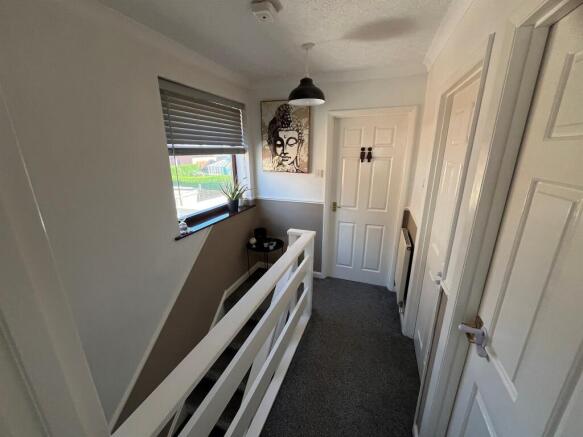 3 bed Semi-Detached for sale Image 6