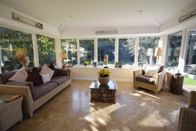 GARDEN ROOM