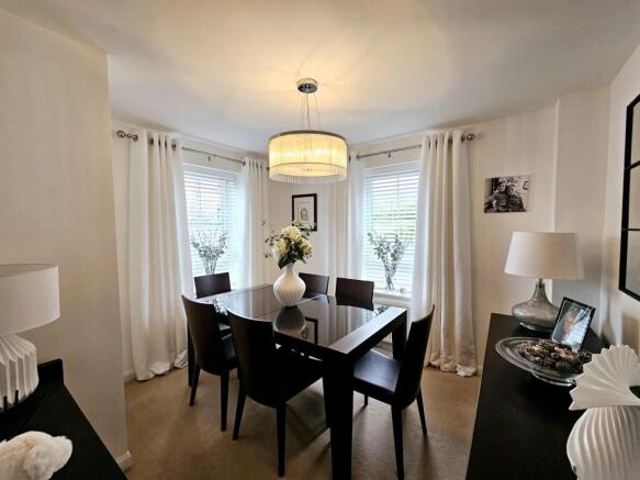 4 bed Detached for sale Image 5