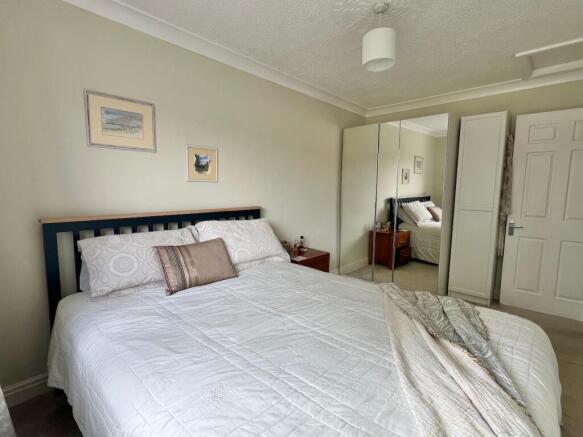 3 bed Semi-Detached for sale Image 11