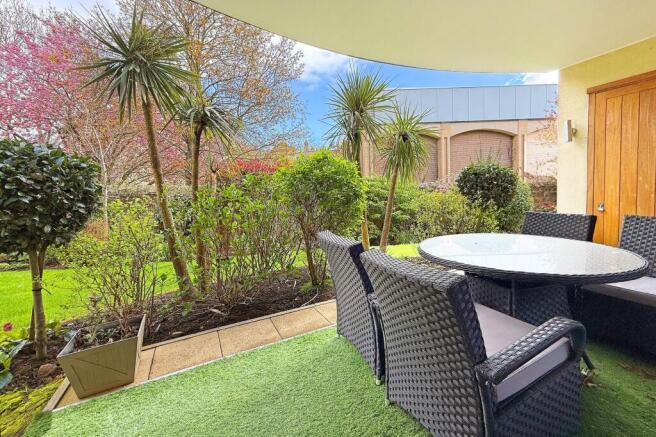 2 bed Apartment for sale Image 5
