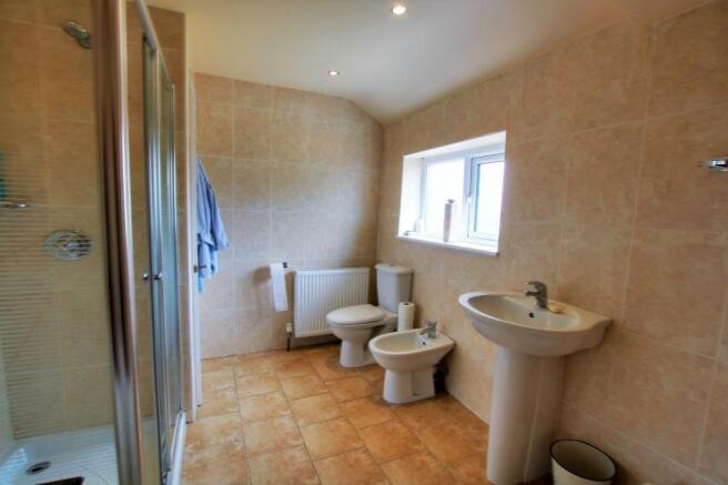 Bathroom (Family Bathroom)