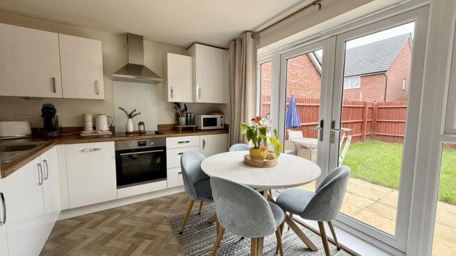 Kitchen/dining ro...