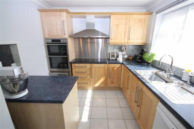 KITCHEN/BREAKFAST RO