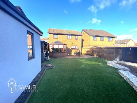 Rear garden 8.JPG