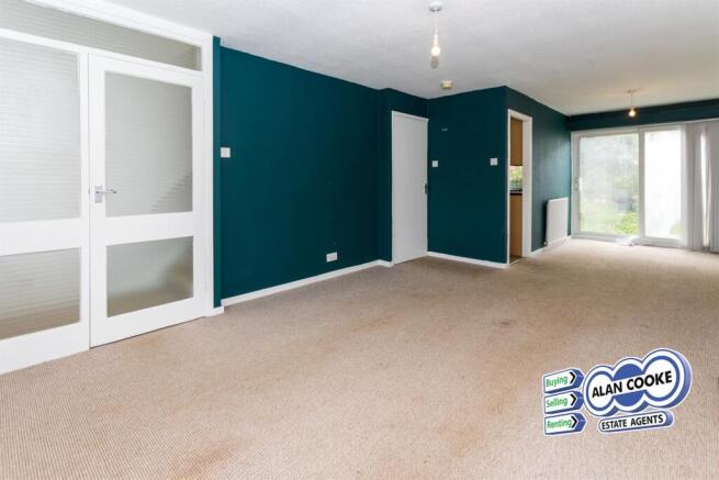 LOUNGE/DINING ROOM