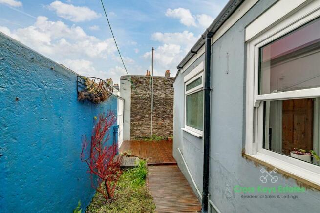 Rear Courtyard Garden