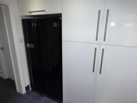 1 bed House Share to rent Image 8