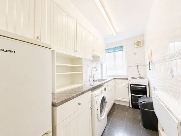 2 bed Apartment for sale Image 4