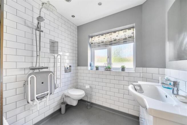 3 bed Semi-Detached Bungalow for sale Image 6