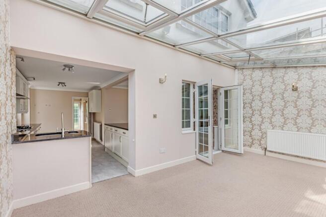4 bed Detached for sale Image 8