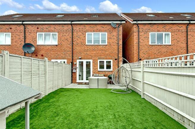 Amsbridge Crescent, Wick, Littlehampton, West Sussex photo 4