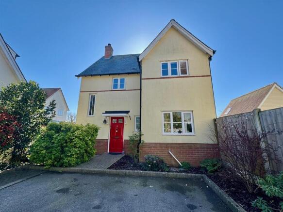3-bed detached on Kings Farm Meadow, Tillingham, £350,000