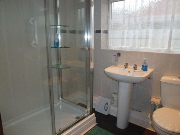 Bathroom (Ground...
