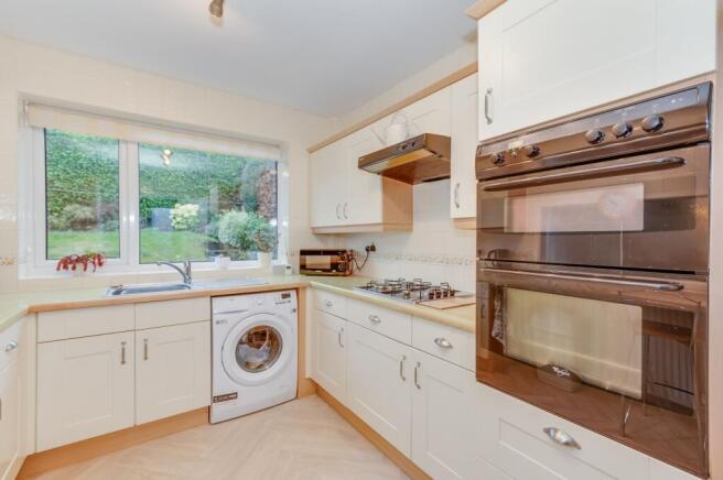 3 bed Semi-Detached for sale Image 10