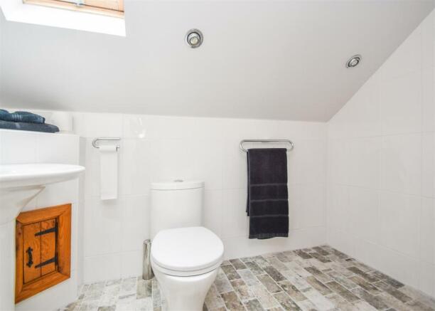 High Acre - Ensuite 2.jpg