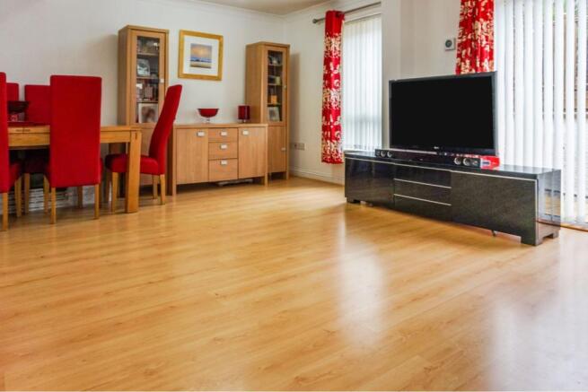 Lounge/Dining Room