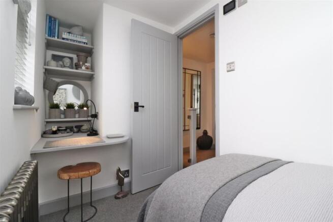bedroom 2,2.JPG