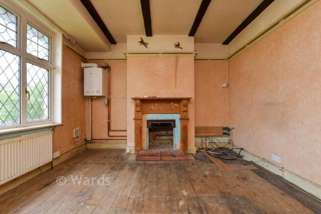 3-bed semi-detached on Lincoln Gardens, Birchington, Kent, £180,000