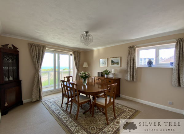 3 bed Apartment for sale Image 4