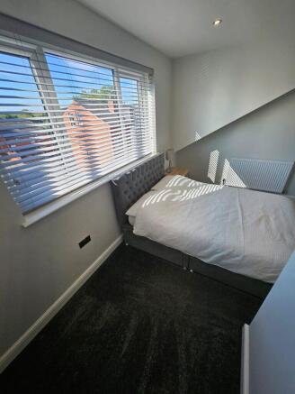1 bed House Share to rent Image 11