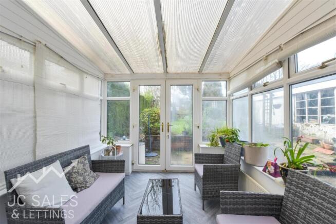 5 bed Semi-Detached for sale Image 6