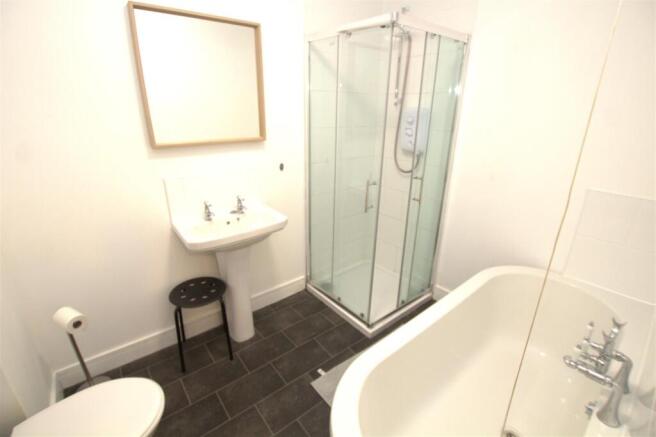 4 bed End of Terrace to rent Image 8
