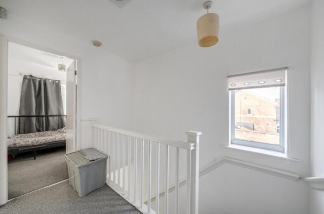 3 bed Semi-Detached for sale Image 11