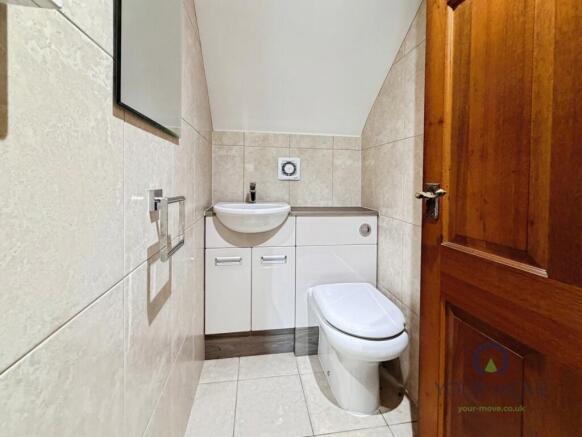 4 bed Bungalow for sale Image 12