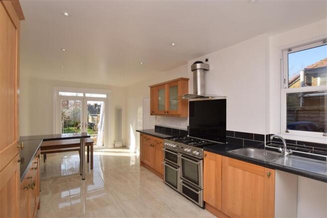 Kitchen/ Dining Room