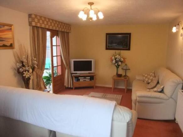 LOUNGE 1