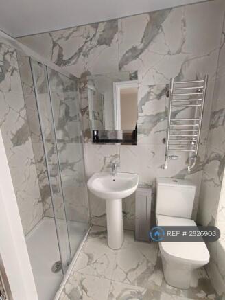 1 bed House Share to rent Image 9