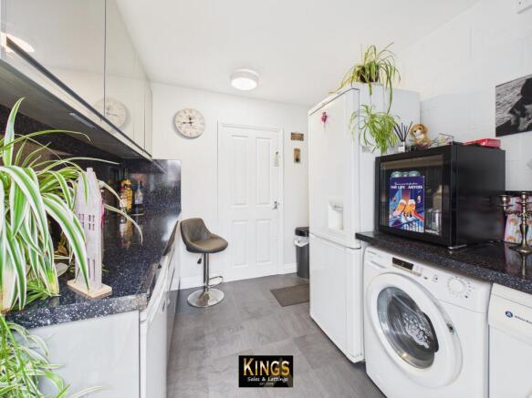 3 bed Semi-Detached for sale Image 9