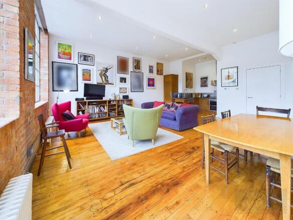 Open plan living/dining/kitchen