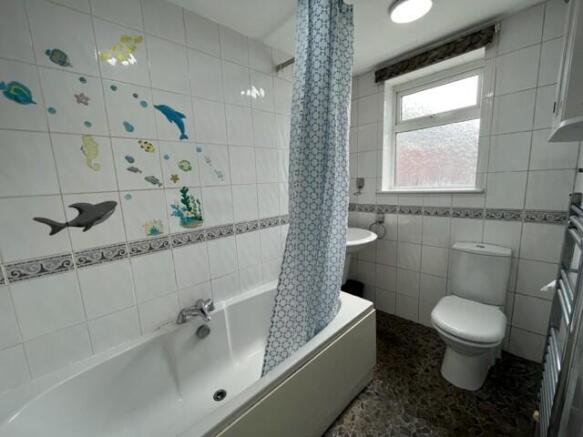 3 bed End of Terrace to rent Image 8