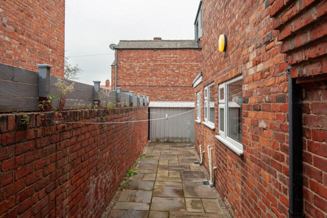 1 bed House Share to rent Image 7