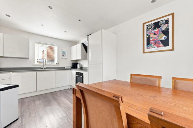 4 bed Semi-Detached for sale Image 5