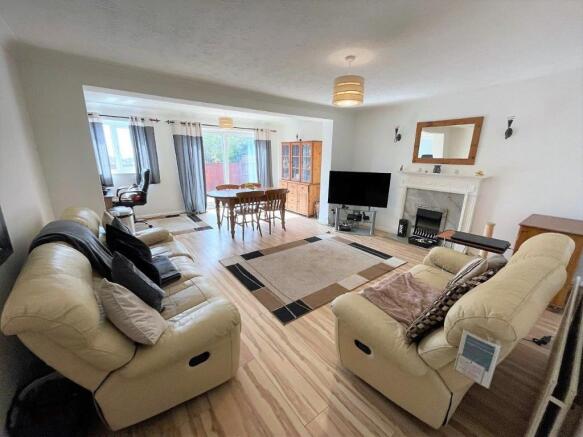 Lounge/Dining room