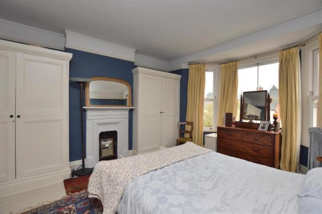 Bedroom One To The Front