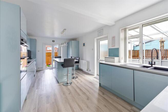 Kitchen 3.jpg
