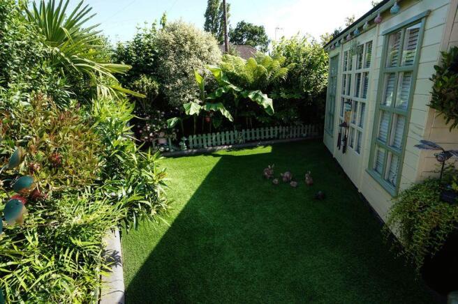 Garden & U...